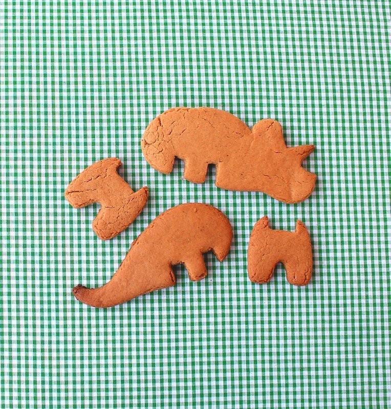 Suck UK - Dinosaur Cookie Cutters - Kitchen Utensils - mzube - SK COOKIEDINO1