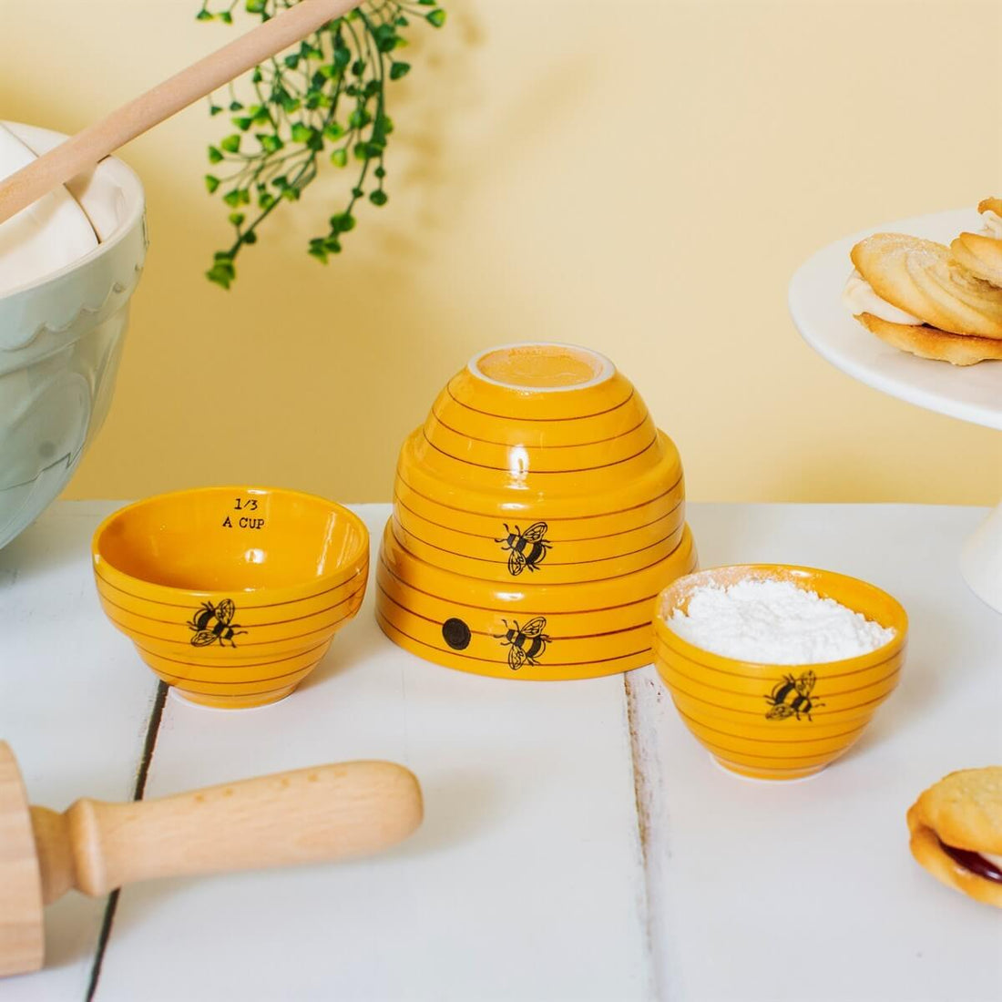 Sass &amp; Belle Bee Hive Measuring Bowls