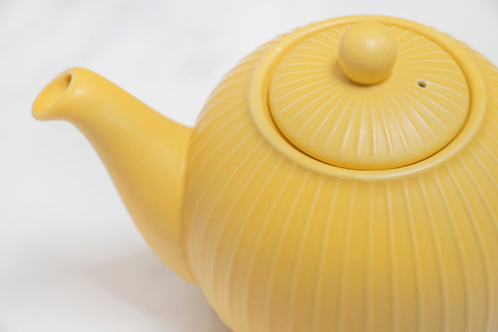 London Pottery Globe Textured Teapot with Strainer, 4-Cup, Yellow