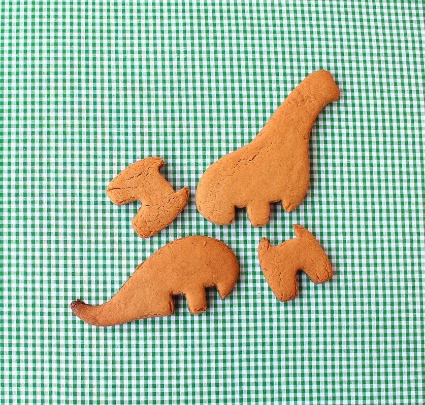 Suck UK - Dinosaur Cookie Cutters - Kitchen Utensils - mzube - SK COOKIEDINO1