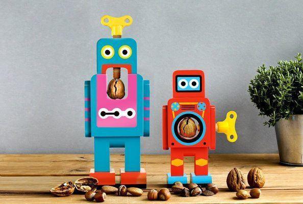 Suck UK - Large Wooden Robot Nut Cracker - Kitchen & Dining - mzube - SK NUTROBOTL1